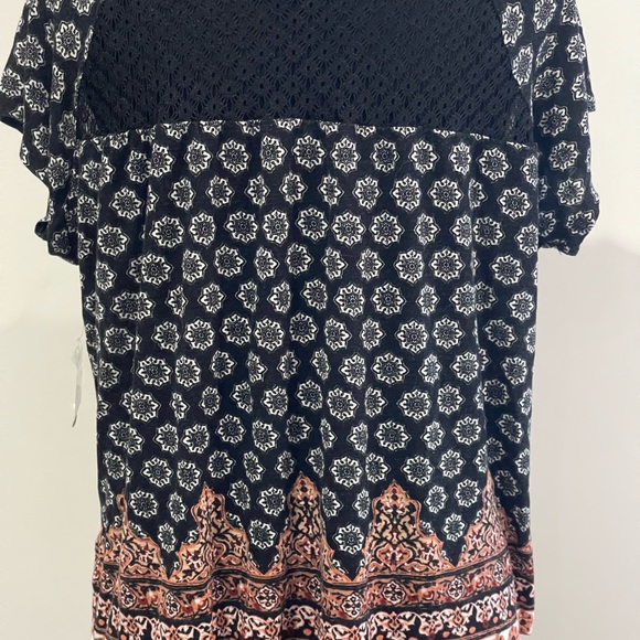 Bobbie Brooks L Like New Black Patterned/Crochet 100% Rayon Blouse 309 - Picture 5 of 5